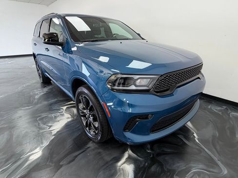 Used 2024 Dodge Durango SXT w/ SXT Blacktop Group image 19