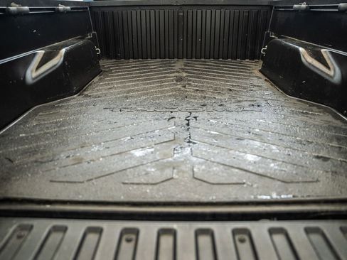 Used 2019 Toyota Tacoma TRD Sport image 11