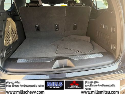 Used 2025 Chevrolet Suburban Premier AWD/4WD image 21