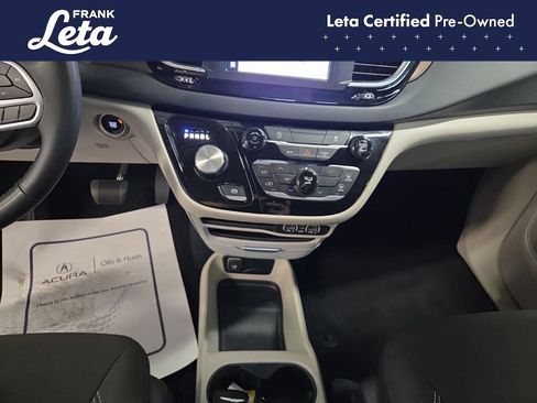 Used 2023 Chrysler Voyager LX FWD image 11