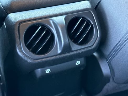 Used 2023 Jeep Wrangler Unlimited w/ Cold Weather Group image 15