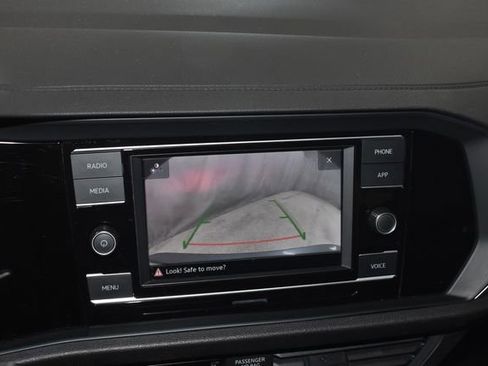 Used 2024 Volkswagen Jetta SE image 15