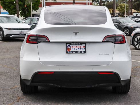 Used 2022 Tesla Model Y Long Range AWD/4WD image 7