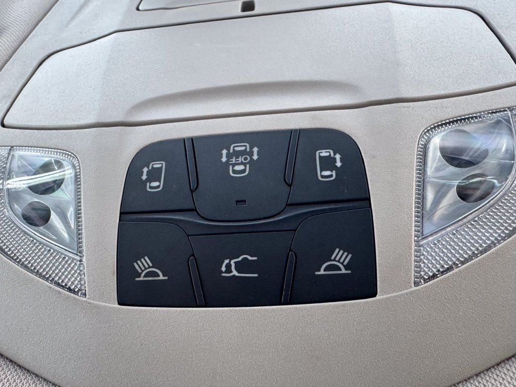 Used 2024 Chrysler Pacifica Touring-L FWD image 26