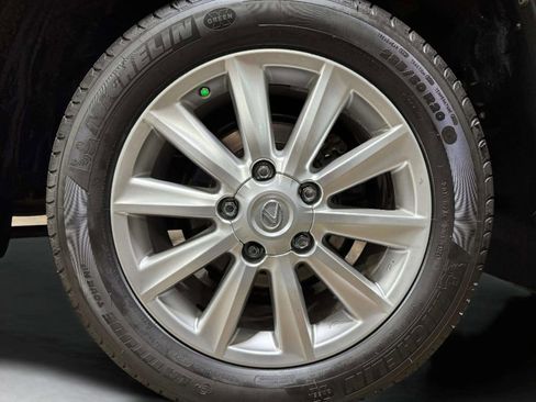 Used 2011 Lexus LX 570 4WD image 34