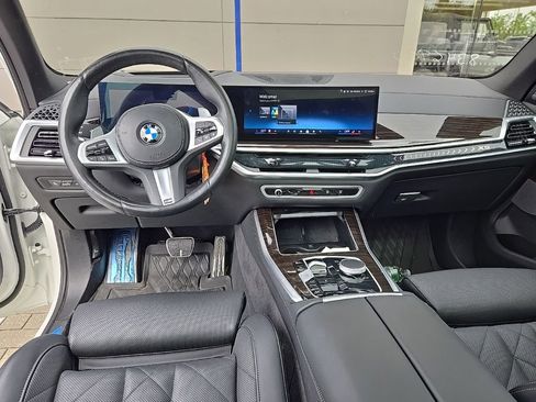 Used 2024 BMW X5 xDrive40i w/ M Sport Package AWD/4WD image 14