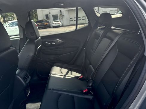 Used 2024 GMC Terrain SLT w/ Elevation Edition FWD image 14