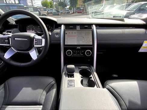 New 2025 Land Rover Discovery S AWD/4WD image 7