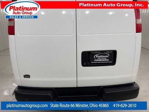 Used 2016 Chevrolet Express 3500 Extended RWD image 4