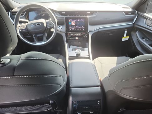 New 2025 Jeep Grand Cherokee L Laredo w/ Luxury Tech Group I AWD/4WD image 10