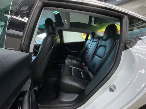 Used 2020 Tesla Model 3 Standard Range RWD image 18