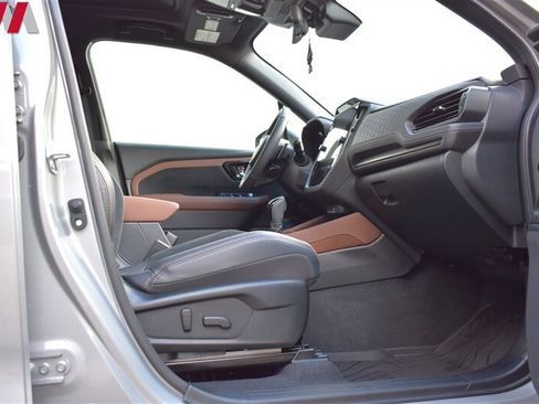 Used 2025 Subaru Forester Touring AWD/4WD image 31