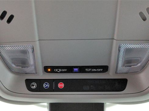 Used 2023 Chevrolet Equinox LS w/ Sport Edition image 17