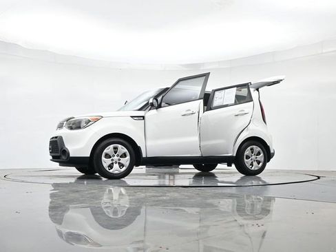 Used 2015 Kia Soul FWD image 46