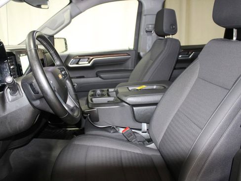 Used 2025 Chevrolet Silverado 1500 LT image 34