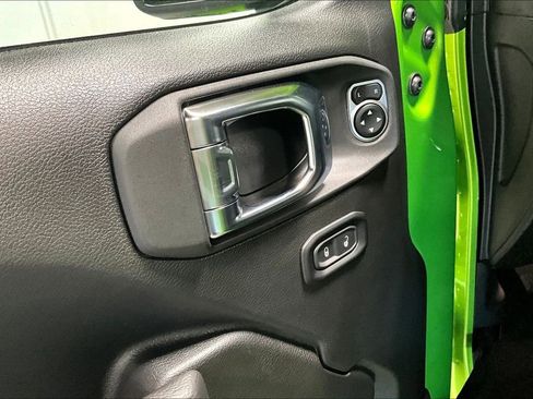 New 2025 Jeep Gladiator Sport image 19