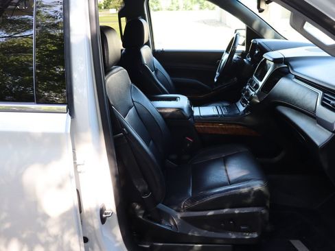Used 2018 Chevrolet Suburban Premier AWD/4WD image 24