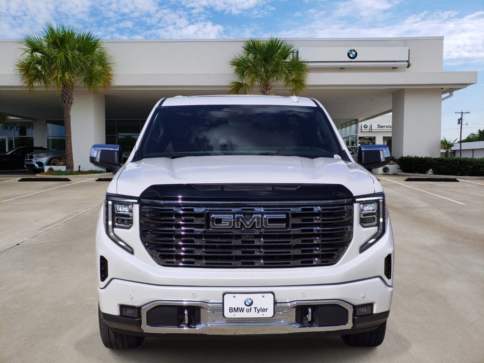 Used 2025 GMC Sierra 1500 Denali Ultimate AWD/4WD image 2