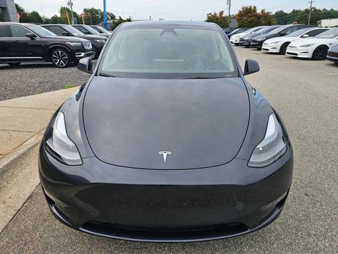 Used 2024 Tesla Model Y Long Range AWD/4WD image 9