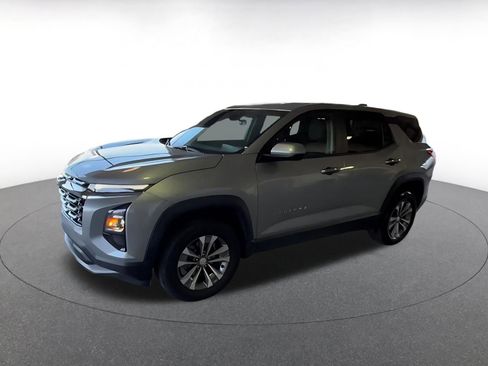 Used 2025 Chevrolet Equinox LT image 7