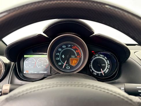 Used 2010 Ferrari California RWD image 11