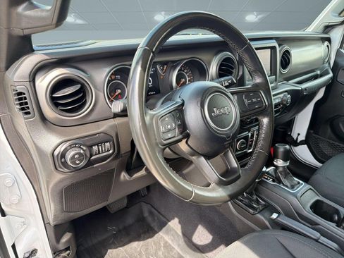 Used 2022 Jeep Gladiator Sport AWD/4WD image 4