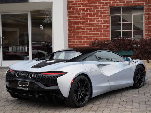 New 2026 McLaren Artura RWD image 4