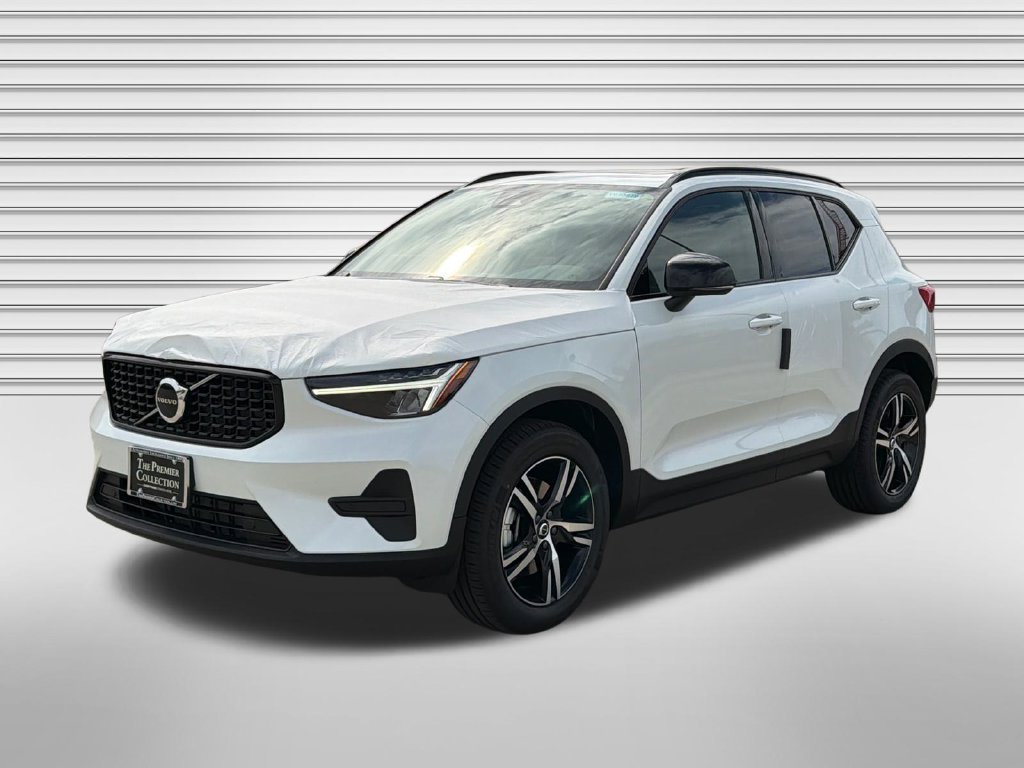 New 2026 Volvo XC40 B5 Core w/ Climate Package AWD/4WD image 3