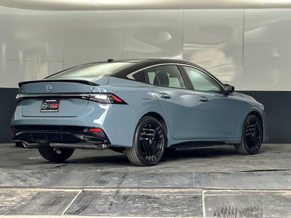 New 2027 Nissan Sentra SR w/ Floor Mat Package