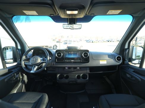 New 2026 Mercedes-Benz Sprinter 2500 image 23