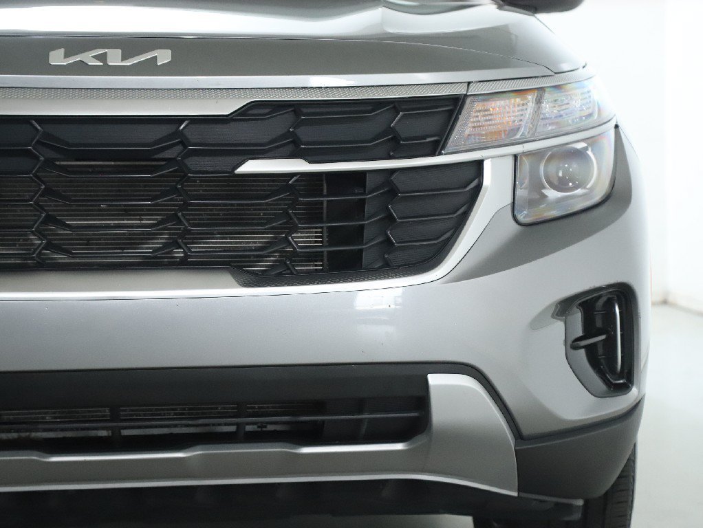Used 2024 Kia Seltos LX AWD/4WD image 7