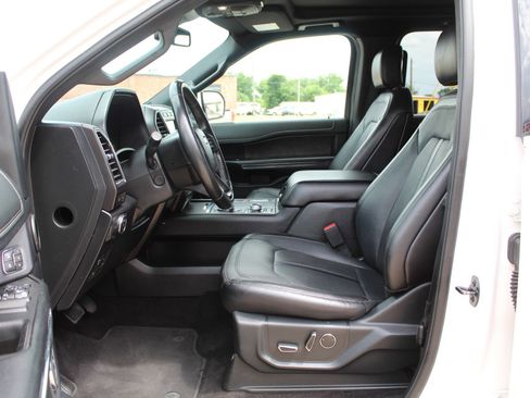 Used 2019 Ford Expedition Limited w/ Equipment Group 301A AWD/4WD image 39