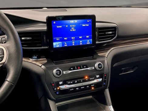 Used 2020 Ford Explorer Limited AWD/4WD image 10