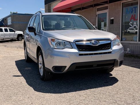 Used 2016 Subaru Forester 2.5i w/ Alloy Wheel Package AWD/4WD image 2