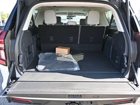 New 2027 Ford Expedition Max Active RWD image 7