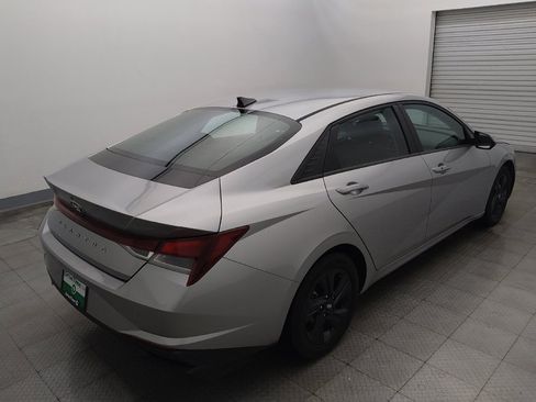 Used 2023 Hyundai Elantra SEL FWD image 9
