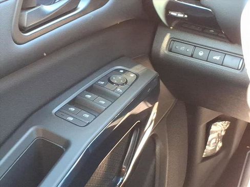 Certified 2025 Nissan Pathfinder SV AWD/4WD image 16