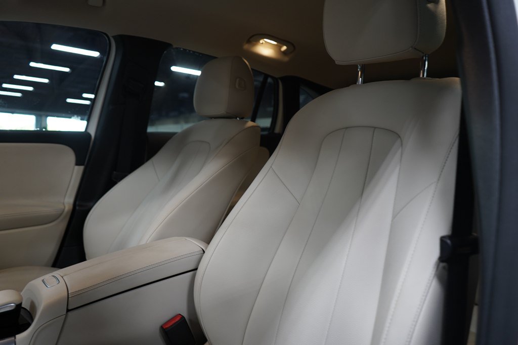 Used 2022 Mercedes-Benz GLA 250 w/ Premium Package Lite image 11