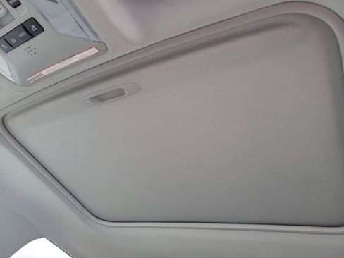 Used 2021 Toyota RAV4 XLE Premium image 26