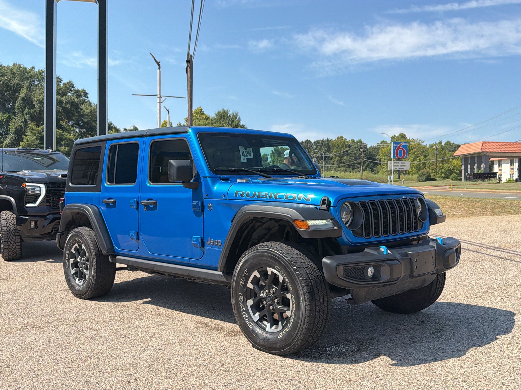 Used 2024 Jeep Wrangler Unlimited Rubicon 4xe AWD/4WD image 9