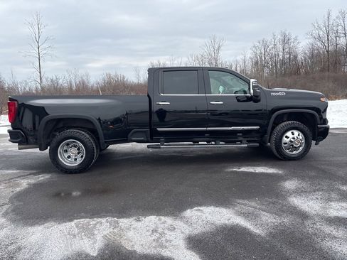 Used 2024 Chevrolet Silverado 3500 High Country w/ High Country Premium Package image 8