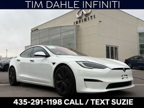 Used 2023 Tesla Model S Plaid image 1