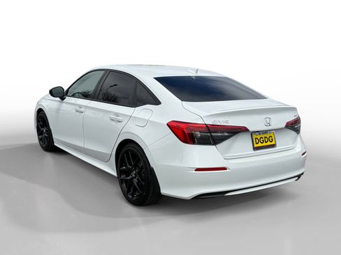 Certified 2024 Honda Civic Sport image 3