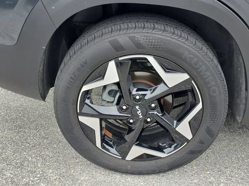 Certified 2024 Kia Seltos EX FWD image 5
