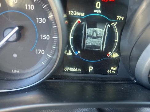 Used 2017 Jaguar XE R-Sport image 12