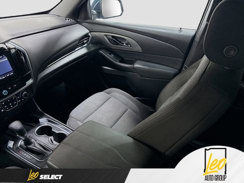 Used 2023 Chevrolet Traverse LT FWD image 22