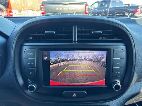Used 2023 Kia Soul LX image 21