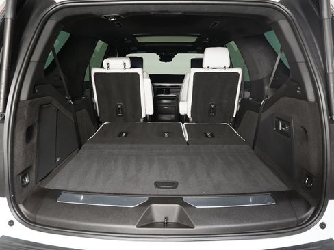 Used 2026 Cadillac Escalade V w/ LPO, ONYX Package AWD/4WD image 12
