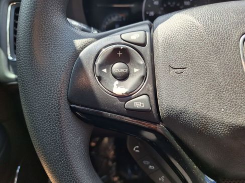 Used 2022 Honda HR-V EX image 19