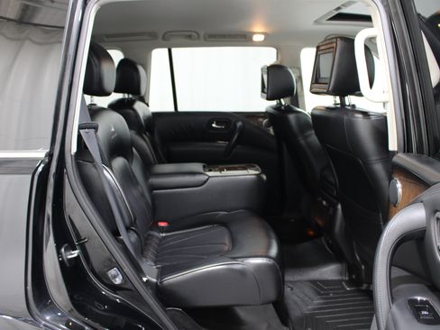 Used 2011 INFINITI QX56 4WD w/ Deluxe Touring Pkg image 29